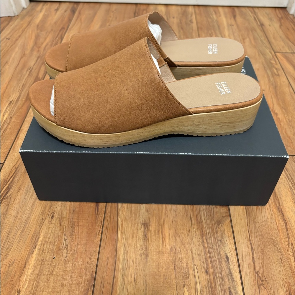 *RESERVED* NIB EILEEN FISHER Novel Tumbled Leather Wedge Sandal in Cognac - Picture 5 of 11